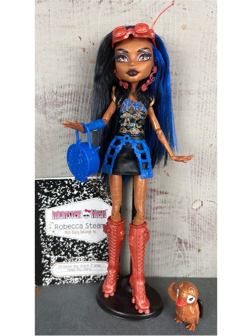 Monster High Robecca Steam Signature First Wave Doll - Picture 5 of 11